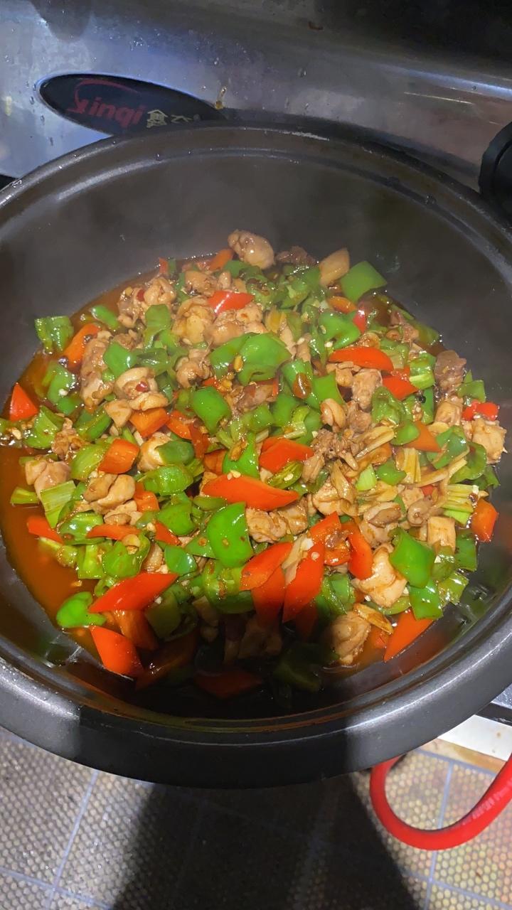 鲜椒鸡丁的做法