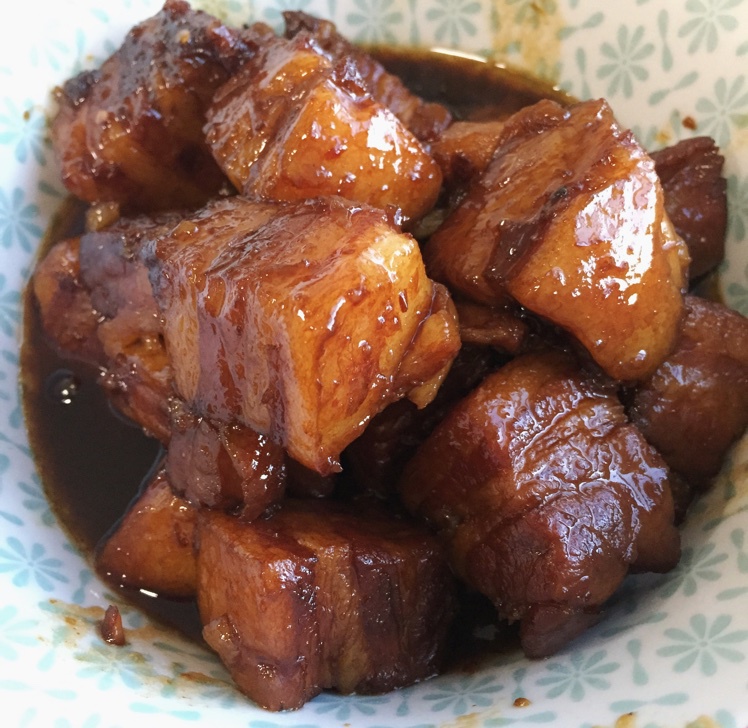 吃着碗里望着锅里的红烧肉