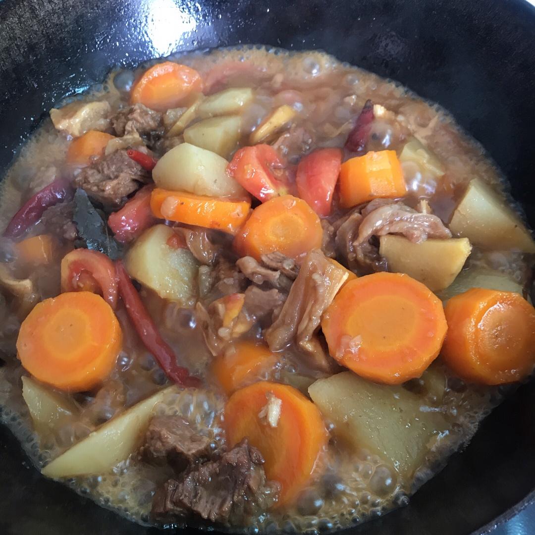 西红柿炖牛腩（牛肉）