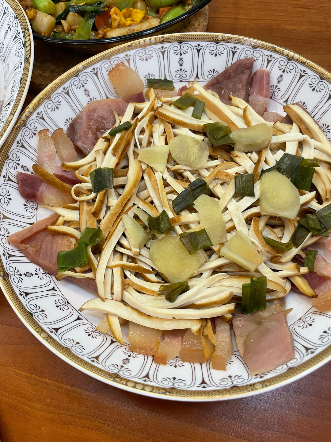 咸肉蒸干丝