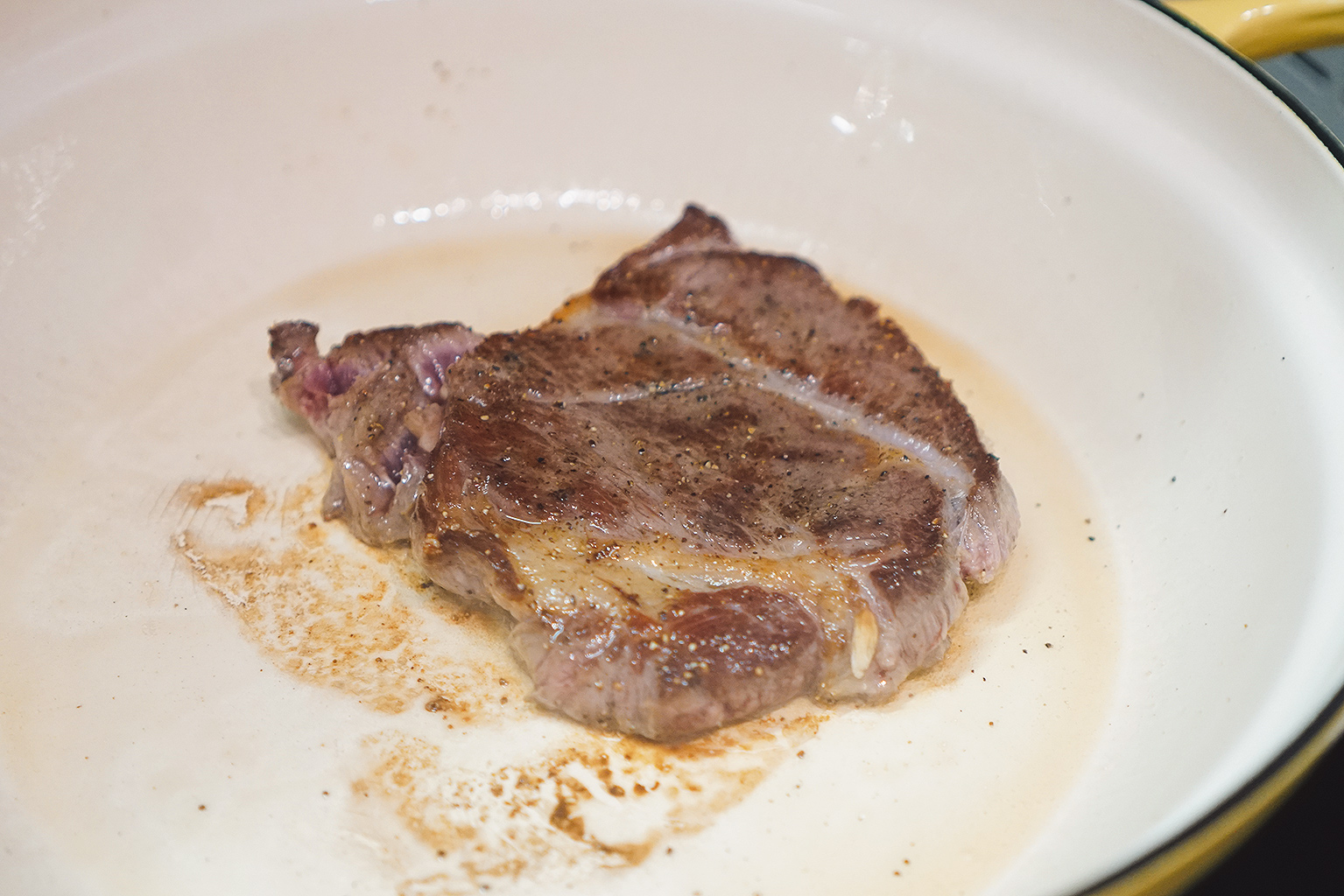 大口吃肉|火山牛排韩式拌饭的做法 步骤7