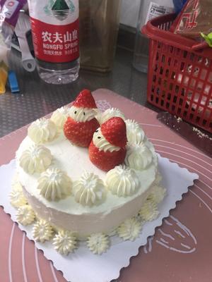 六寸草莓装饰蛋糕的做法 步骤2