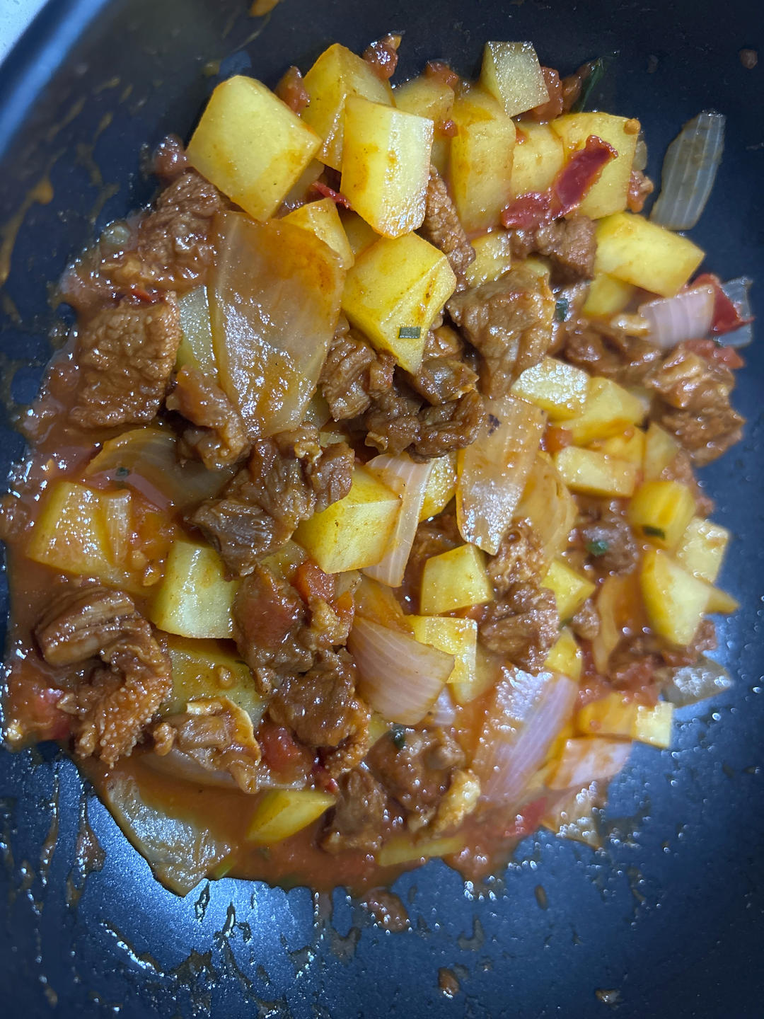 🍅番茄土豆炖牛腩，汤汁超浓郁！拌饭绝了哇‼️