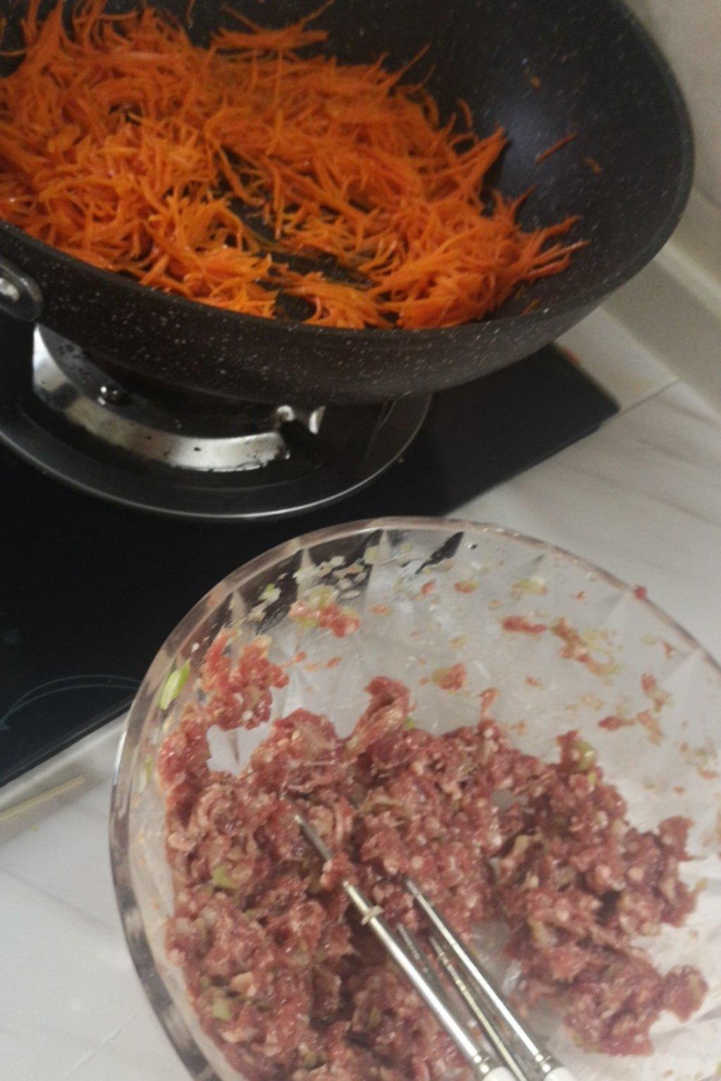 单纯的牛肉胡萝卜包