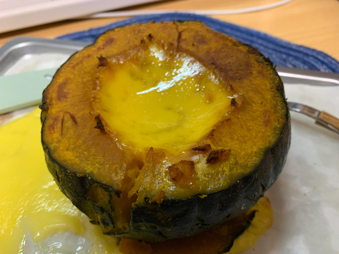 贝贝南瓜的奇特打开方式：南瓜烤蛋挞