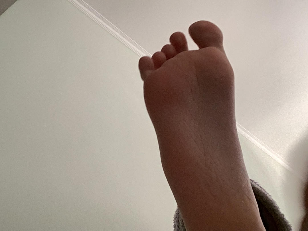 大脚丫爱吃饭