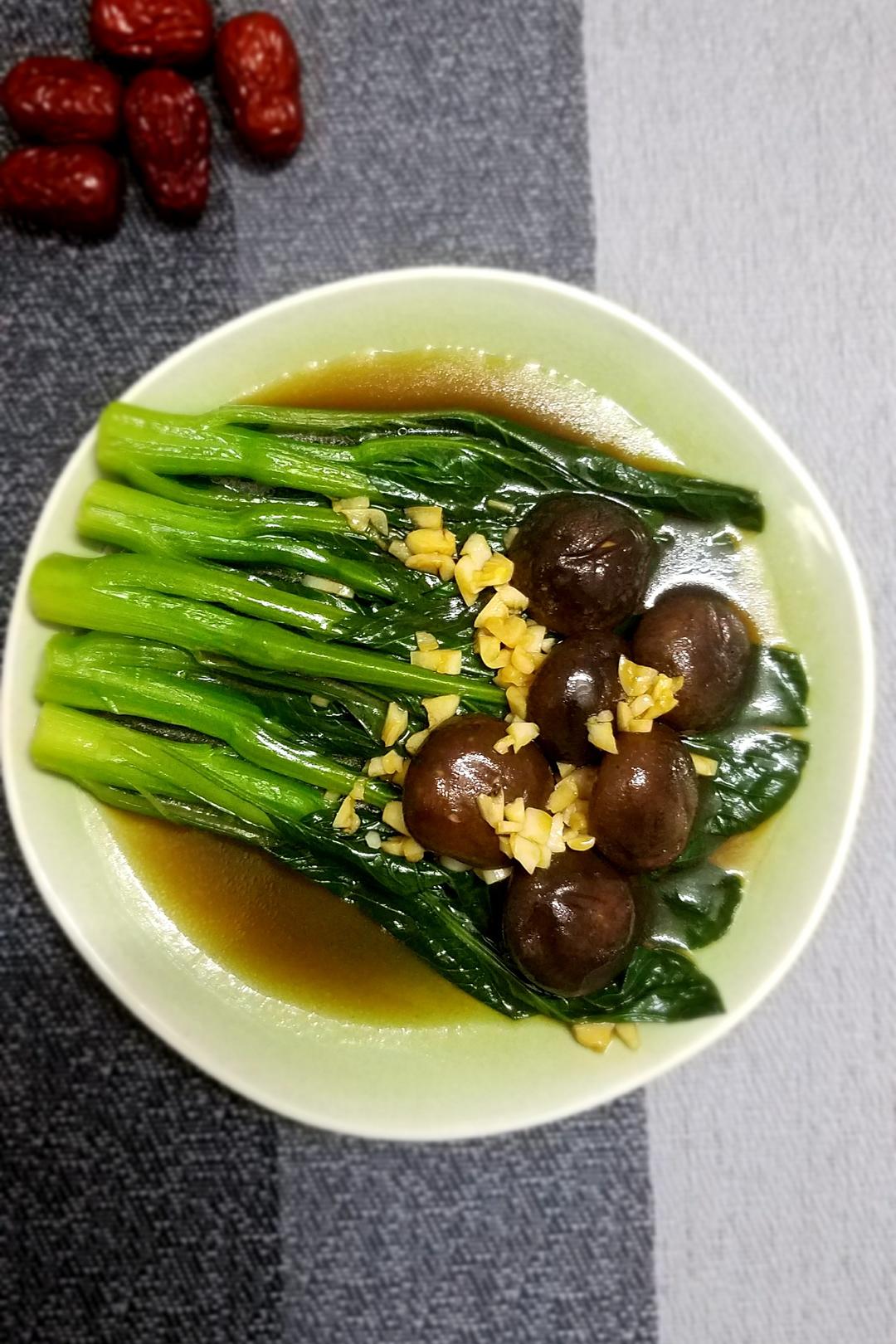 浇汁香菇油菜