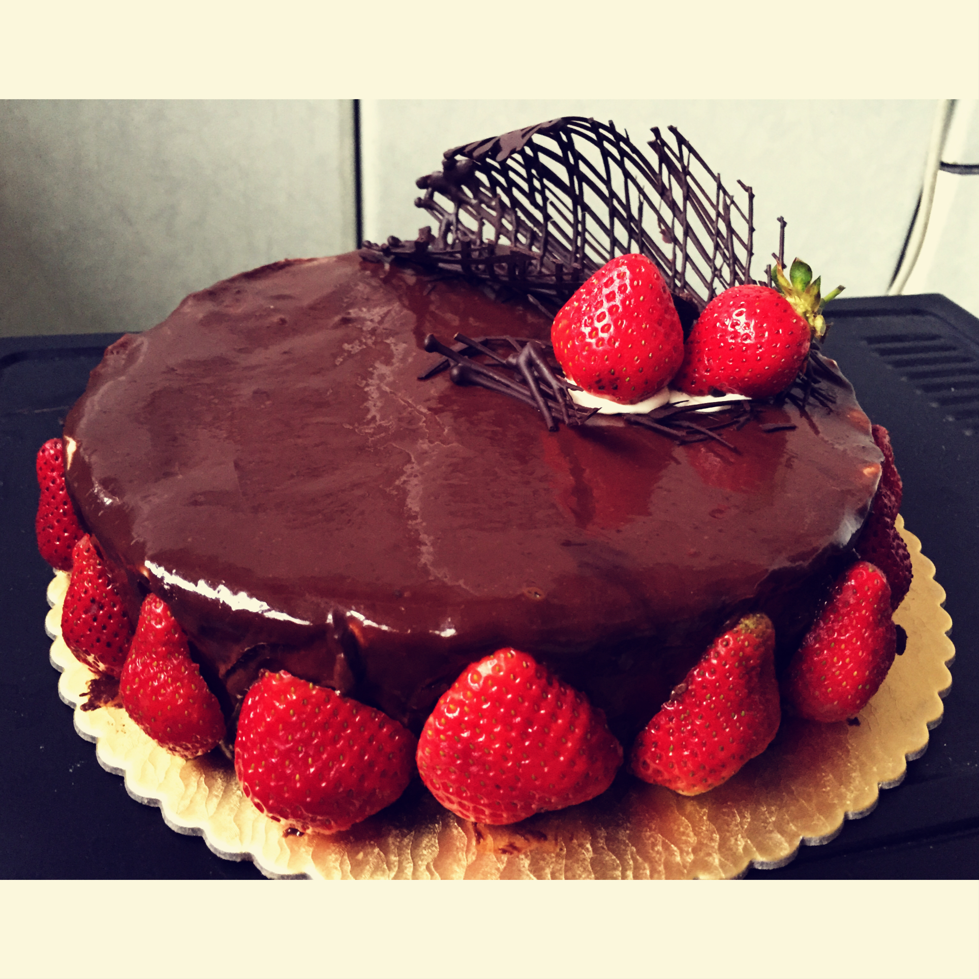 超豪华巧克力草莓芝士慕斯蛋糕