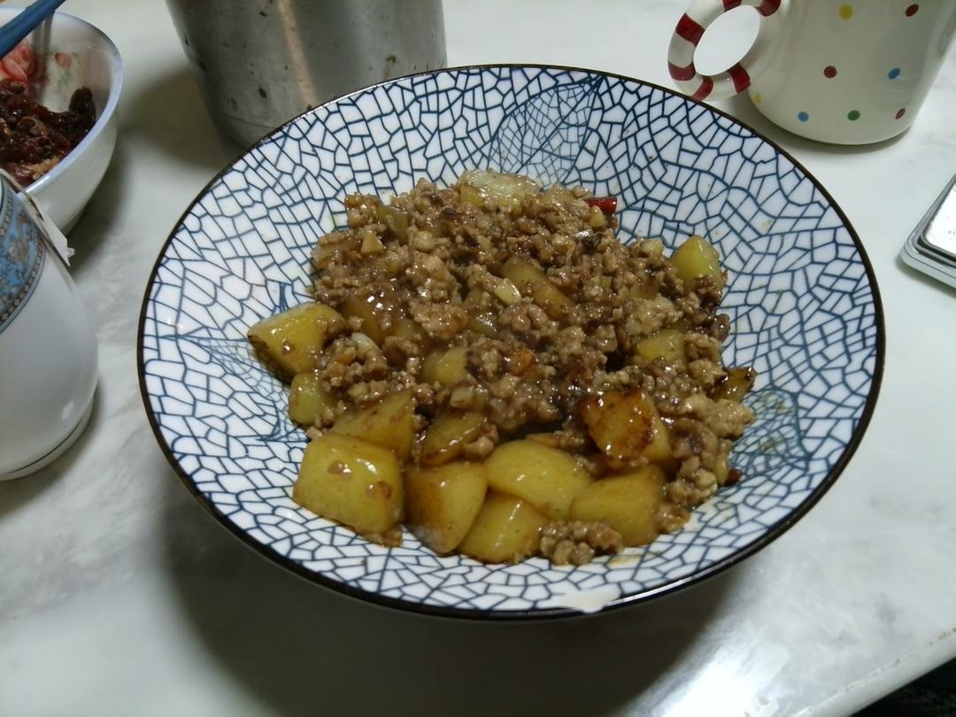 超级下饭的肉沫炒土豆！