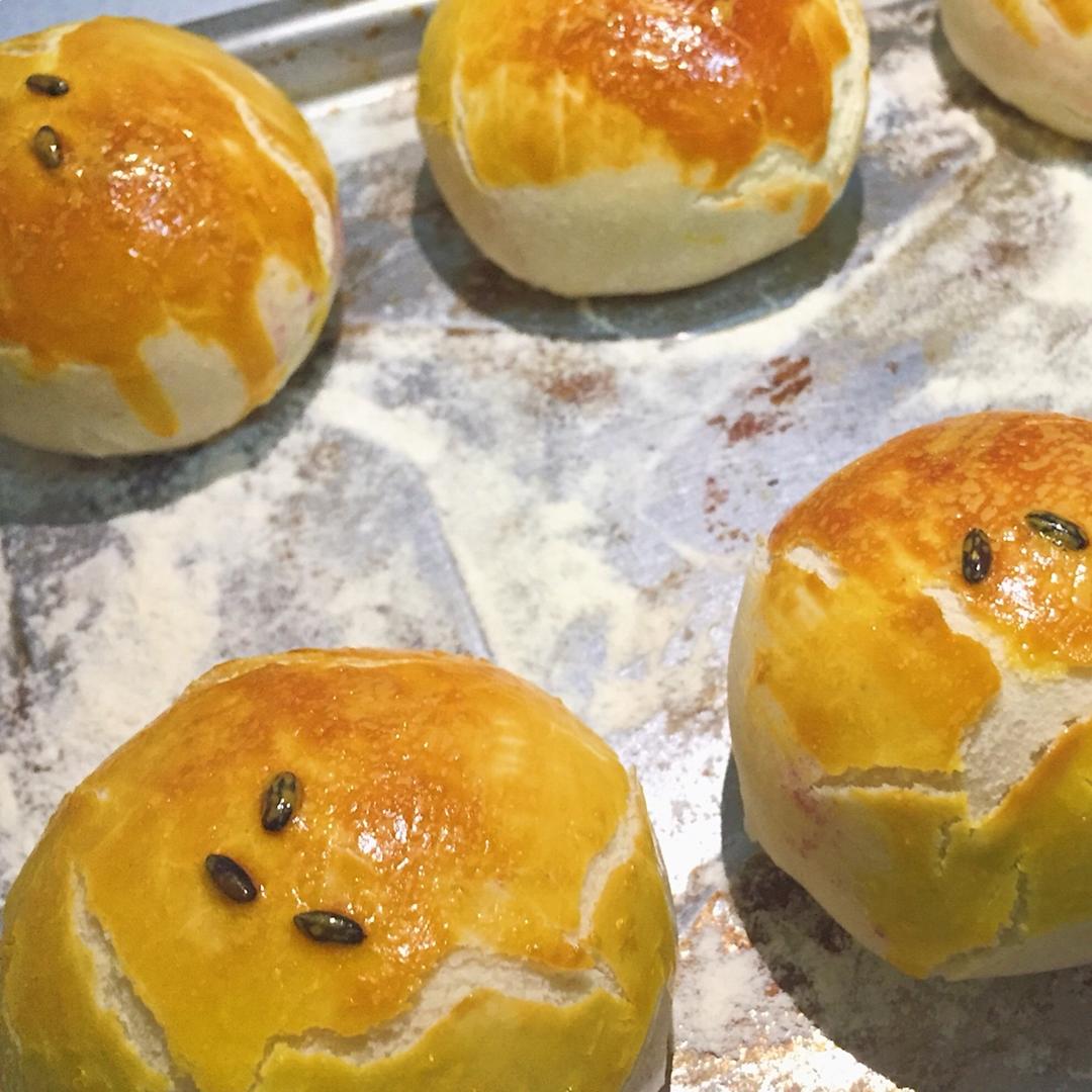 油酥不侧漏的圆呼呼香芋小酥饼