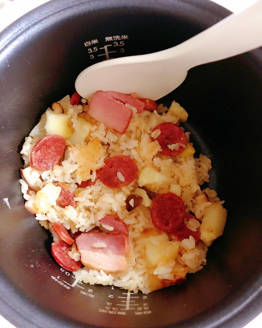 电饭锅版香菇腊肠饭