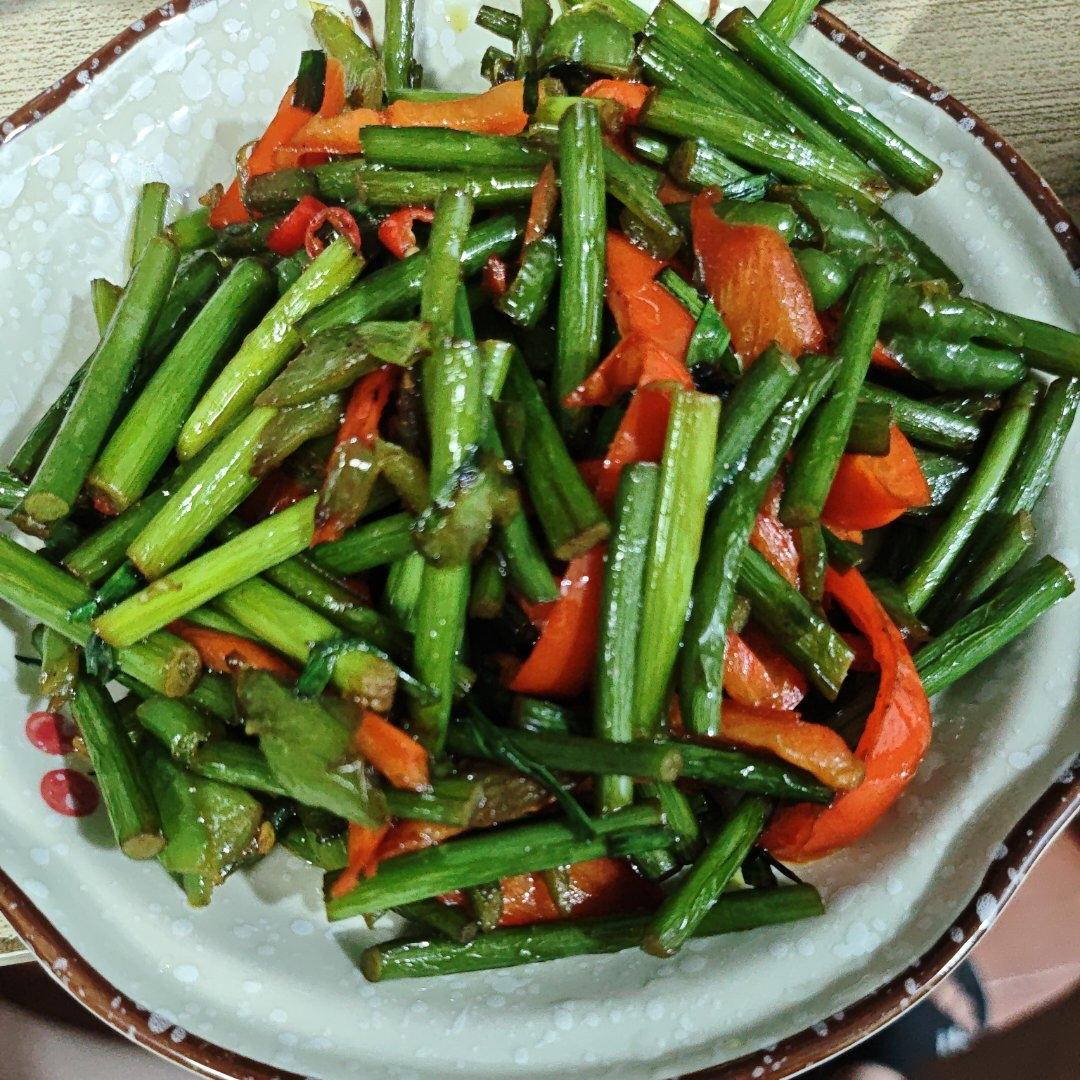 湖南人的家常菜-蒜苗（蒜苔）炒肉