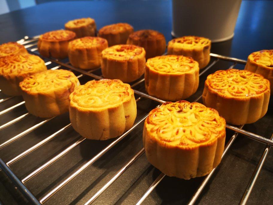 广式月饼—蛋黄莲蓉月饼