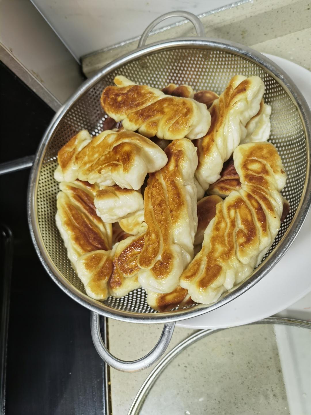 花卷这样做比蒸的还好吃❗️喧软酥脆巨简单