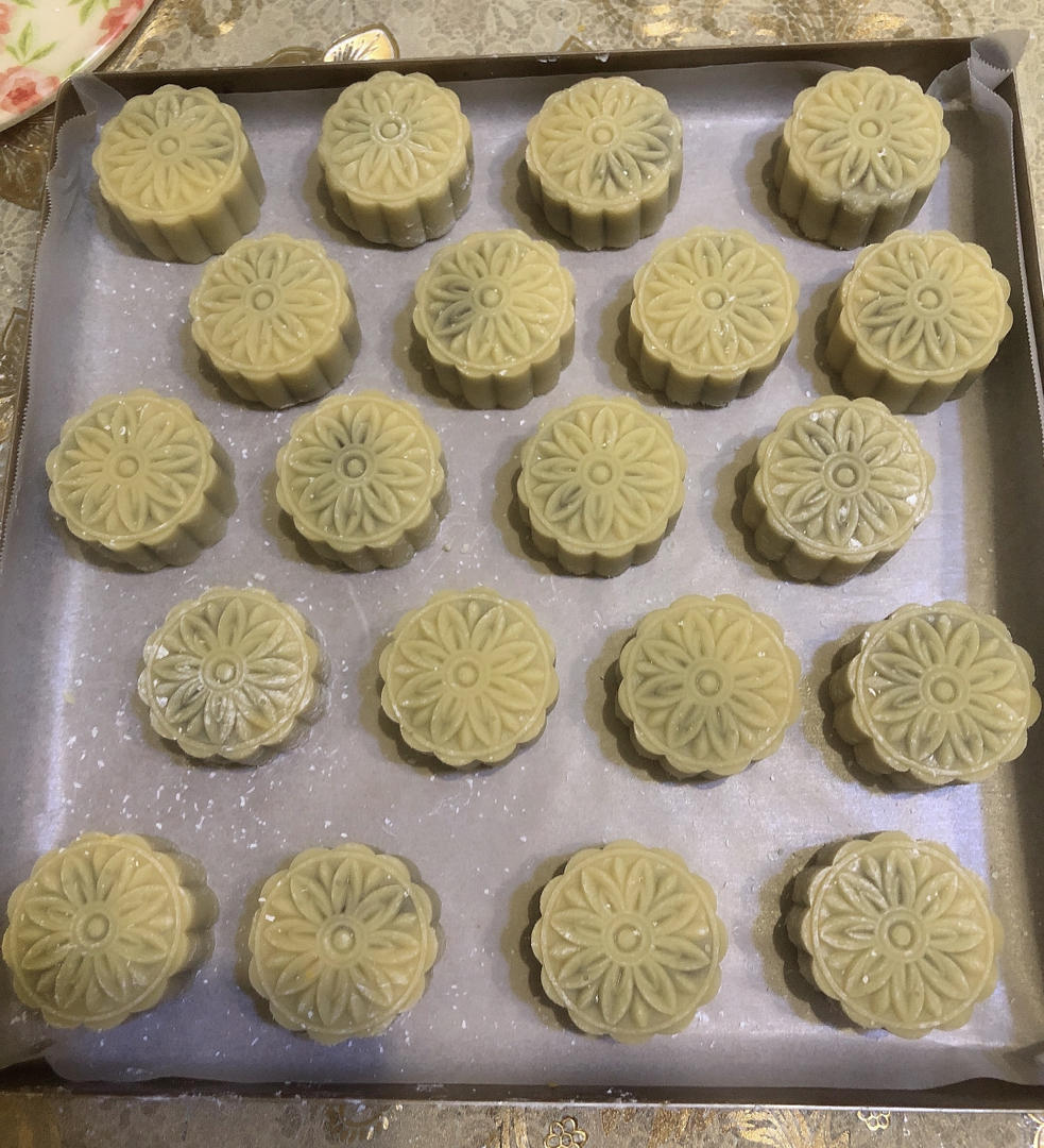 广式月饼—蛋黄莲蓉月饼