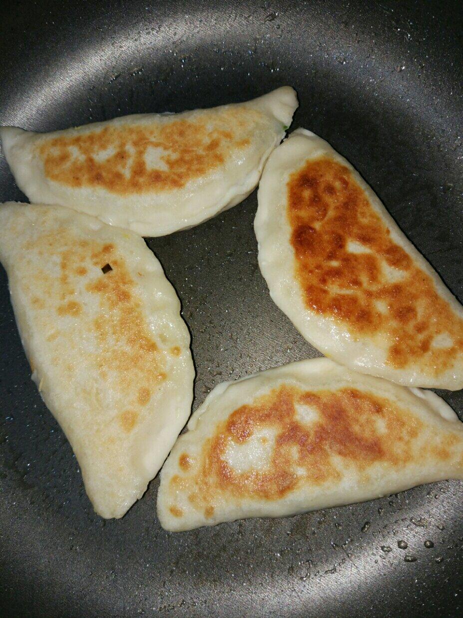 快手韭菜盒子（附花边盒子做法）