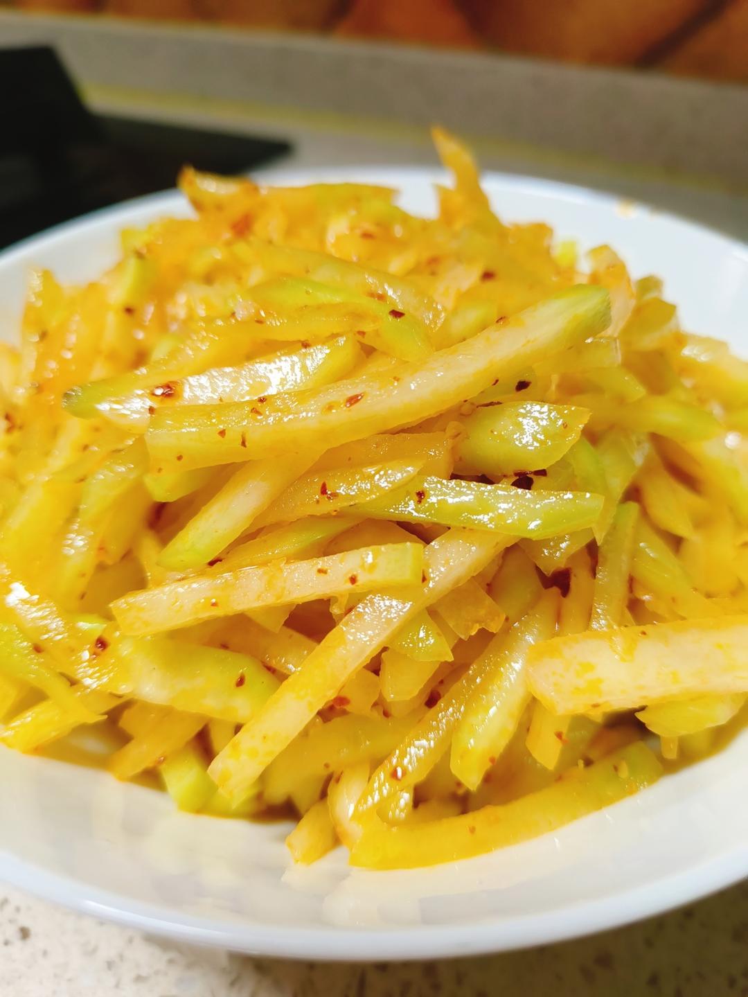 拌苤蓝丝的做法