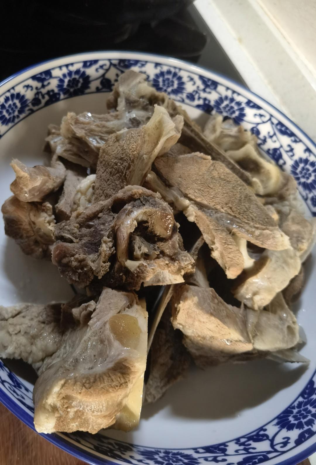 冬季不可少的一碗家常羊肉汤