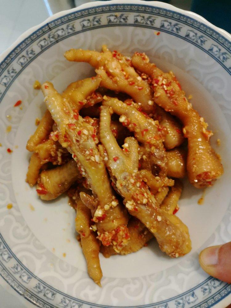 美味的加州八珍泡脚鸡爪凤爪