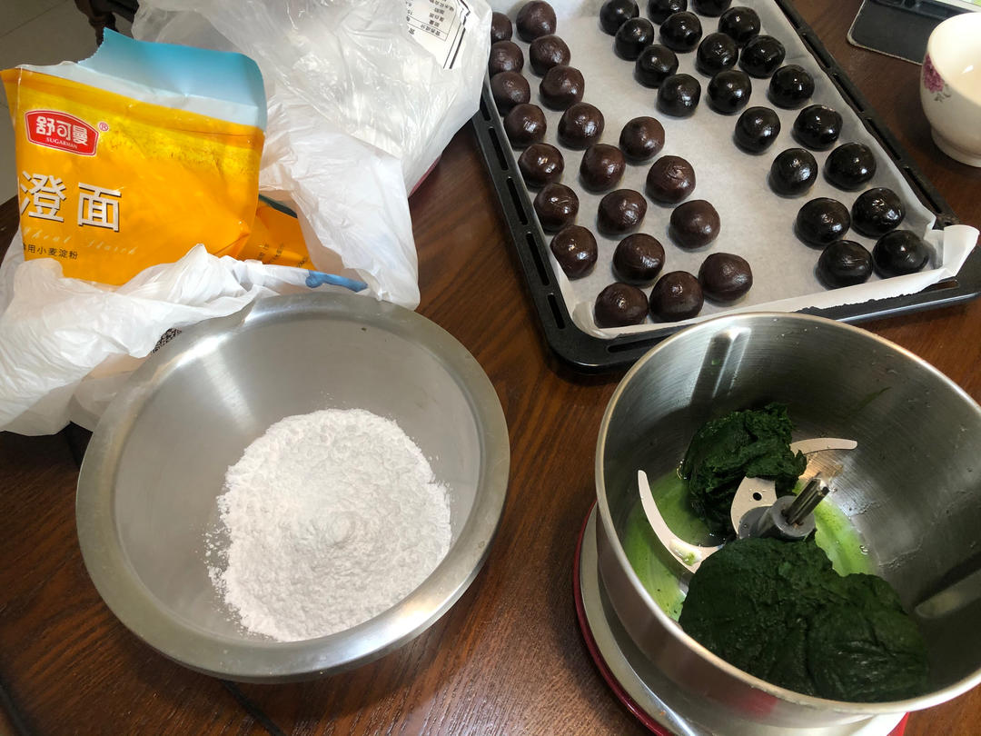 清明必吃的艾草青团