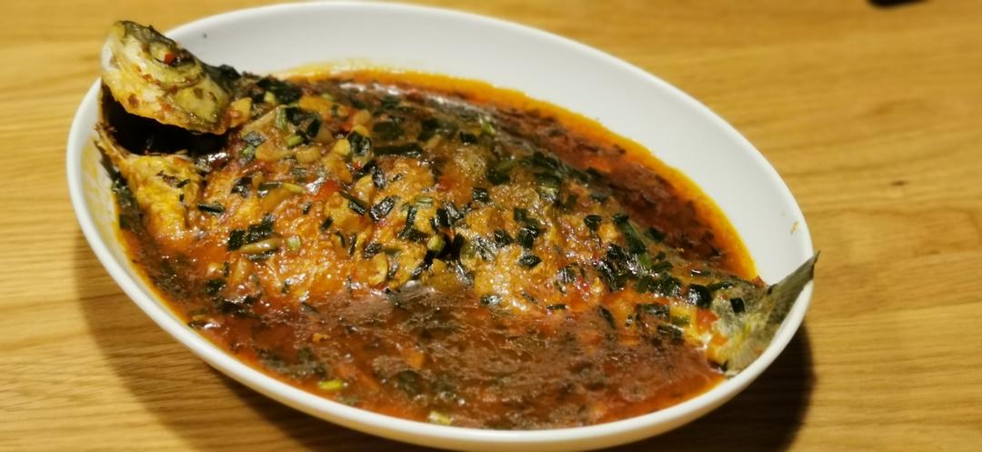 厨师长教你：“豆瓣鲫鱼”的家常做法，咸香味浓，肉质细嫩