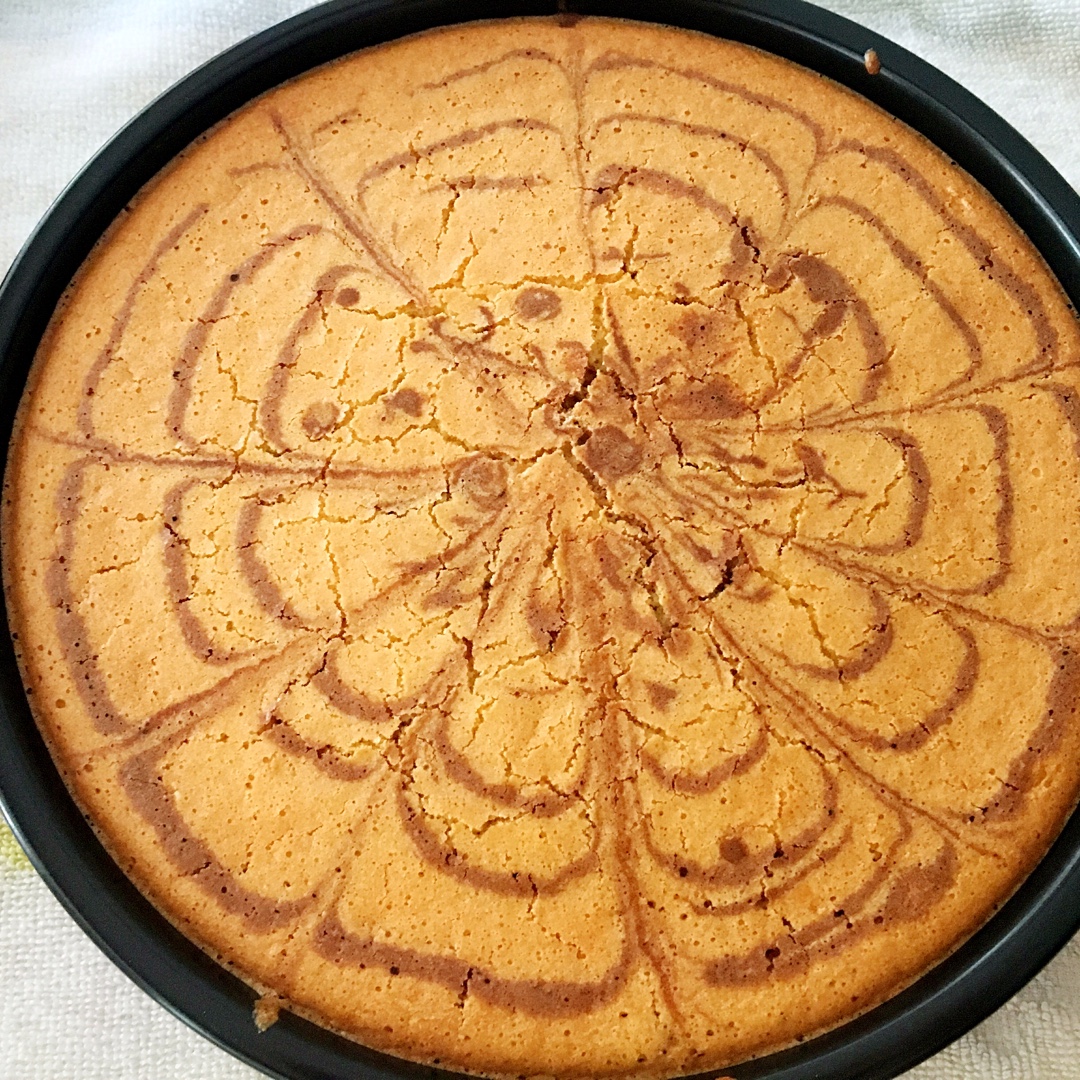 双色拉花戚风蛋糕