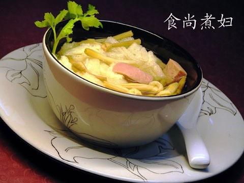 竹荪炖黄花菜的做法