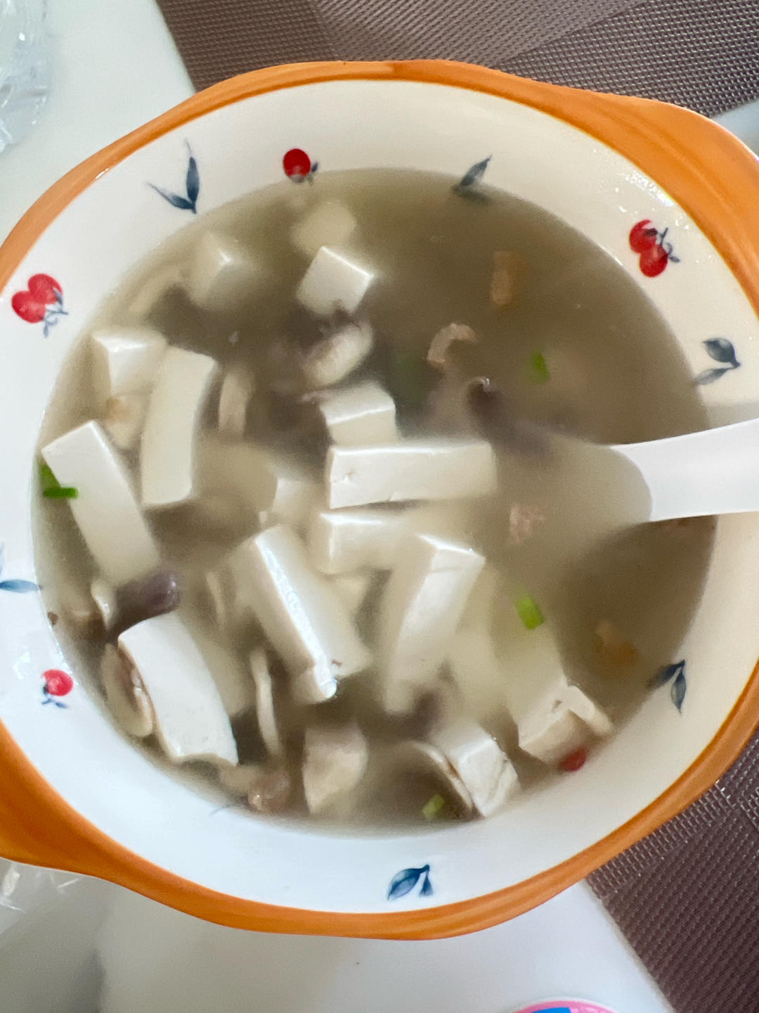 口蘑豆腐汤