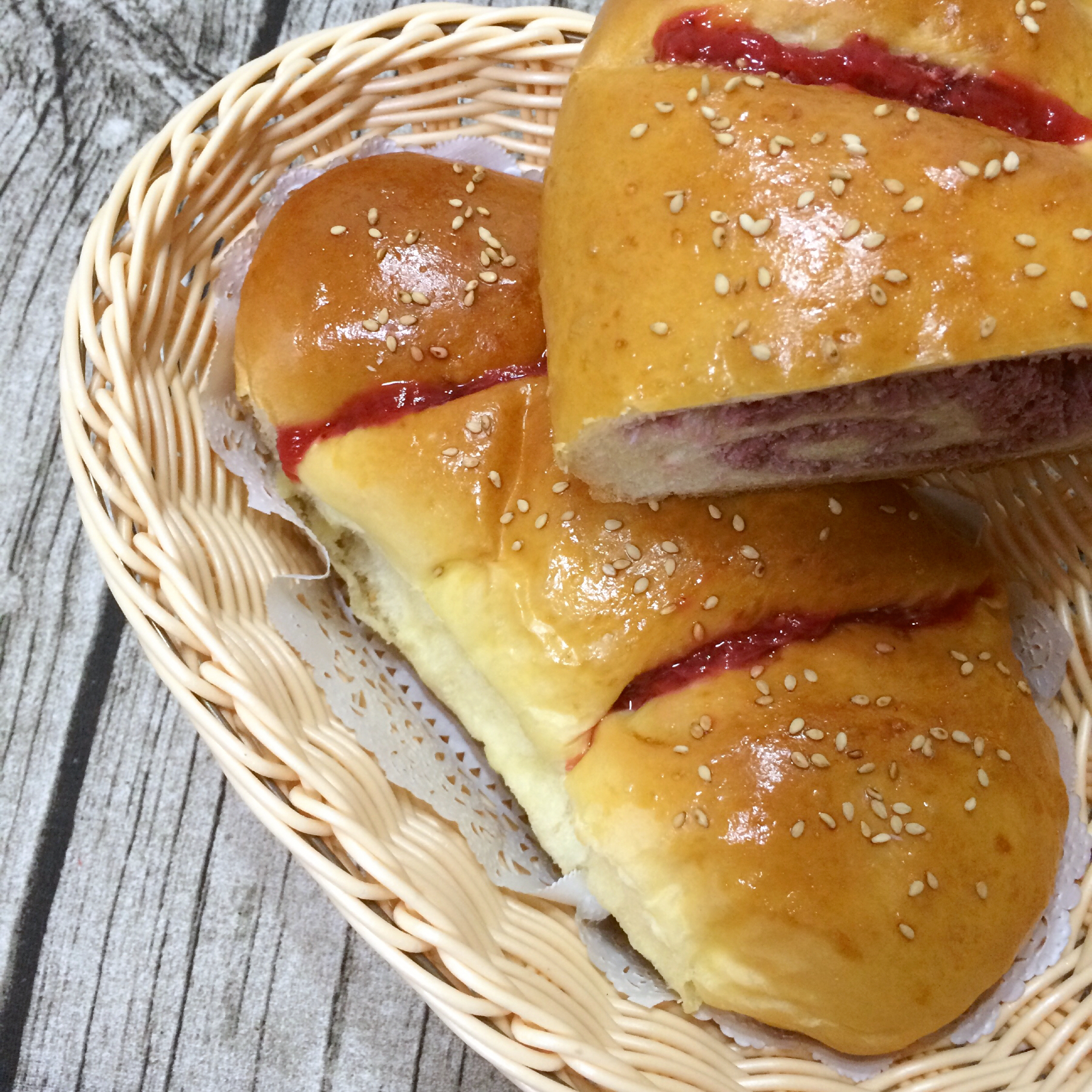 猫儿好好做的椰蓉果酱面包好好吃