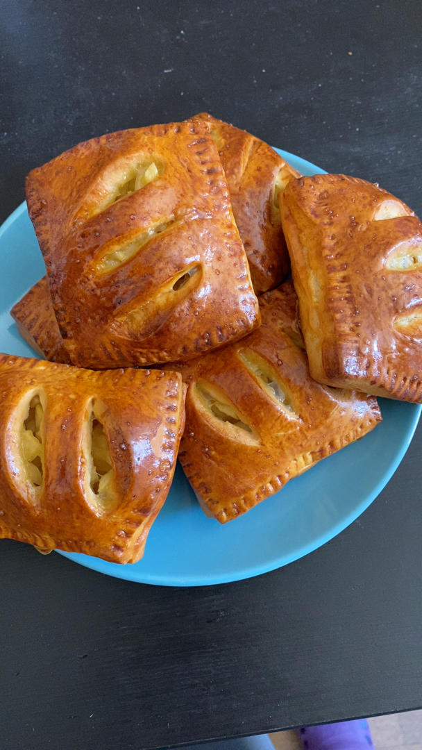 屋顶上的红线做的法式酥皮苹果派