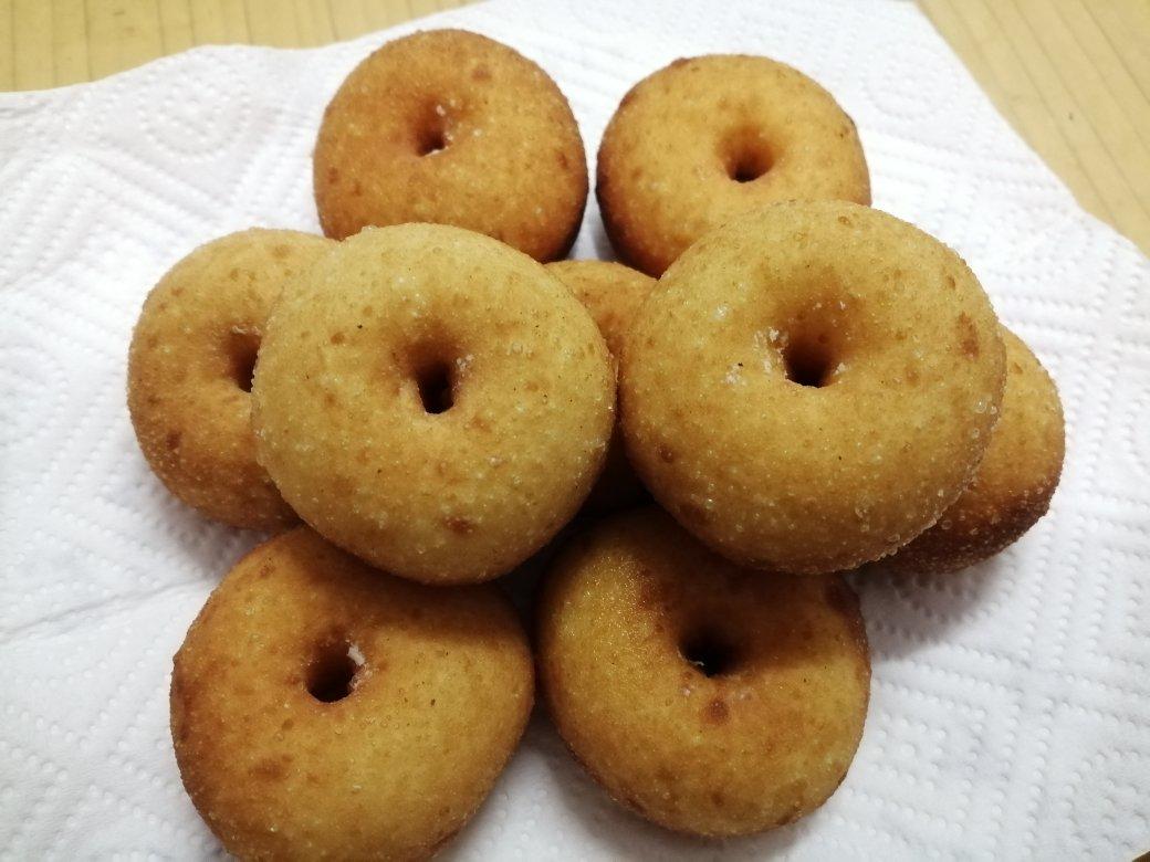 🍩超快手一小时低糖无需烤箱的甜甜圈（详细视频）