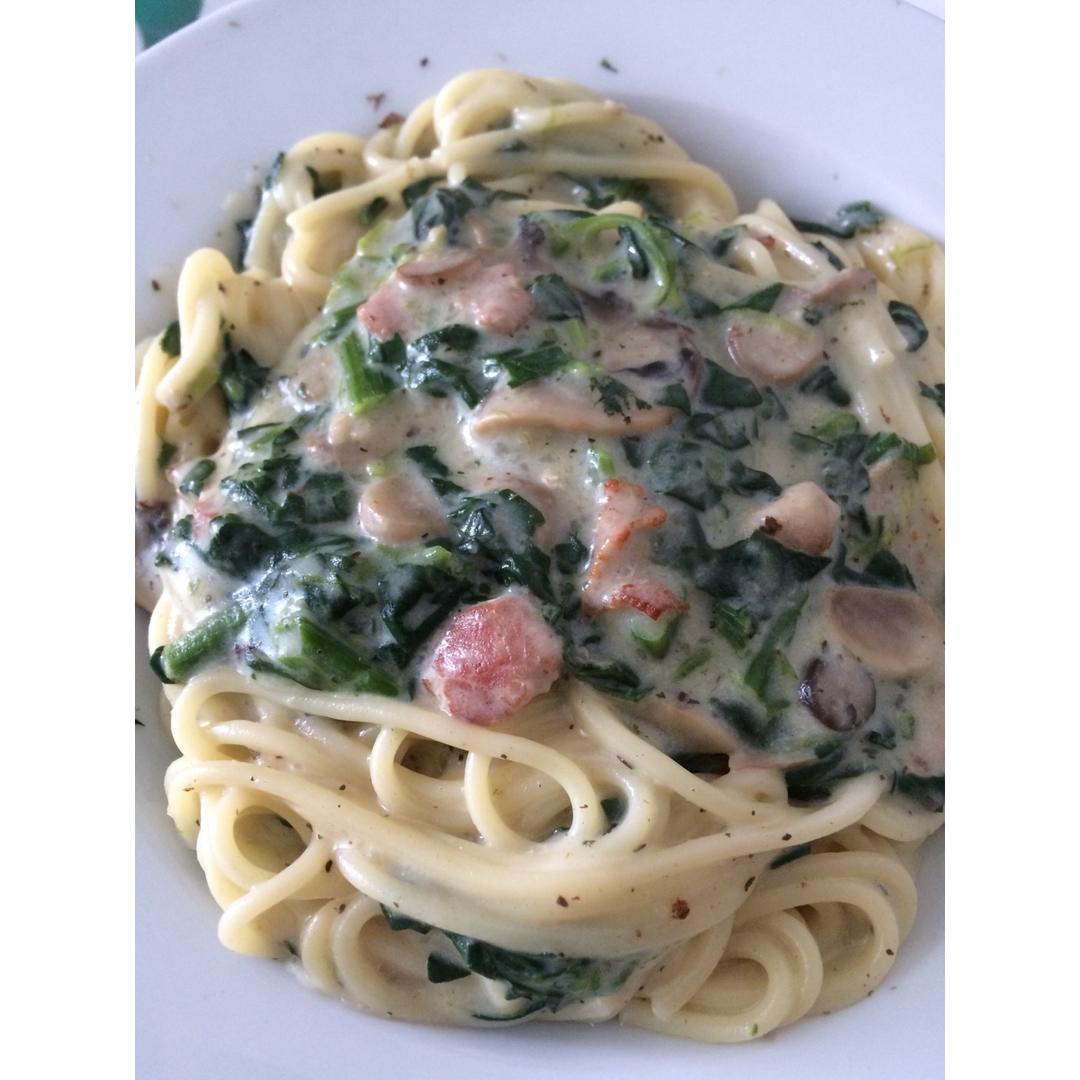 奶油蘑菇菠菜意大利面