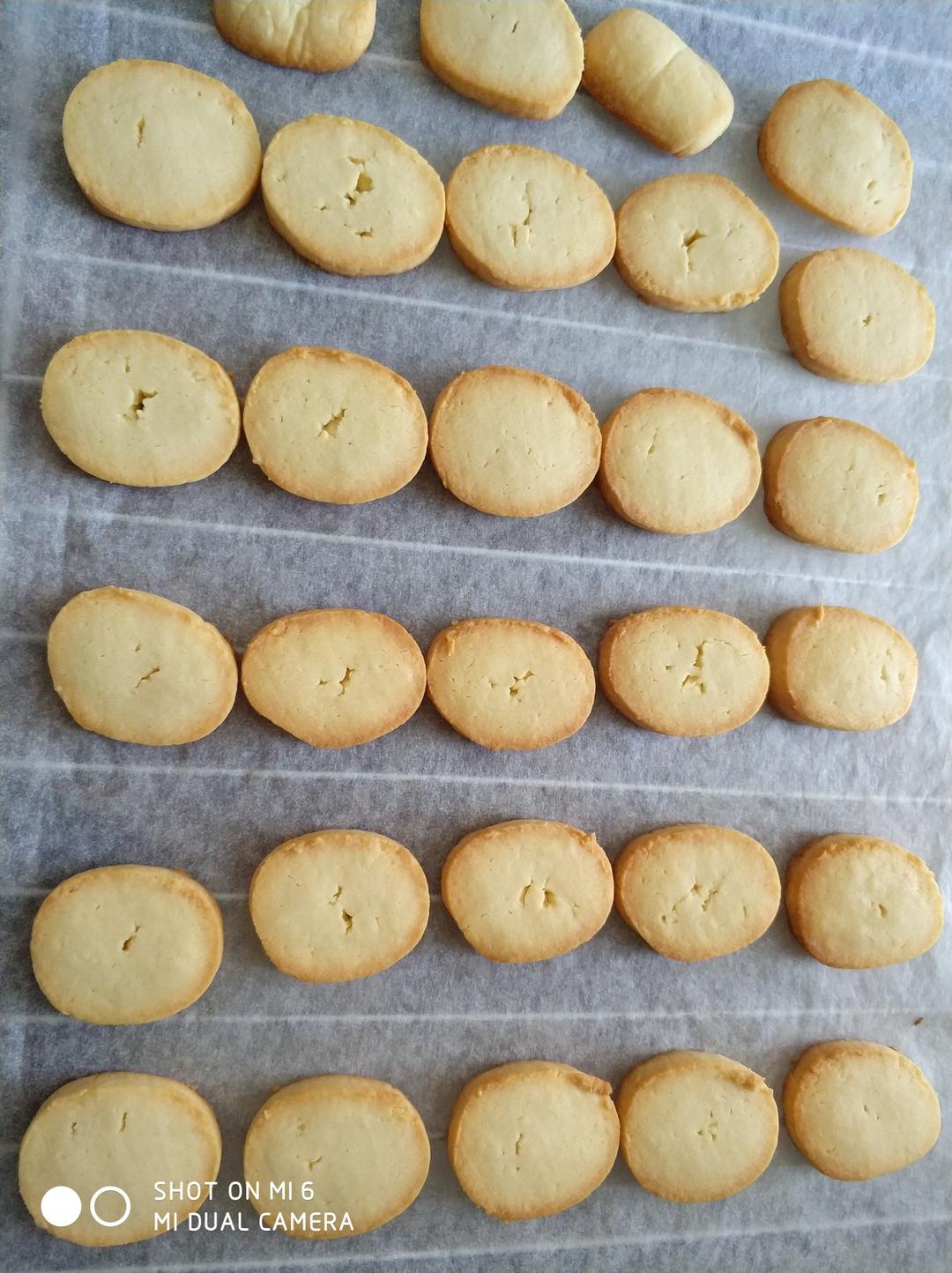 极简风炼奶小饼干