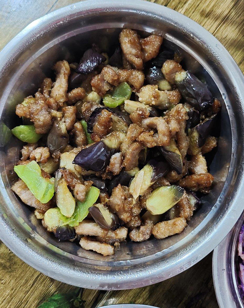 溜肉段烧茄子（东北硬菜呀哈哈）