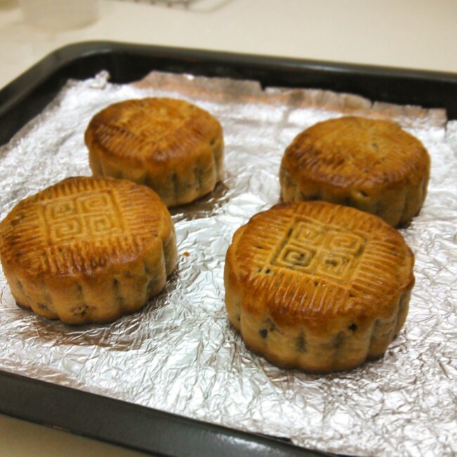 广式月饼——蛋黄莲蓉月饼