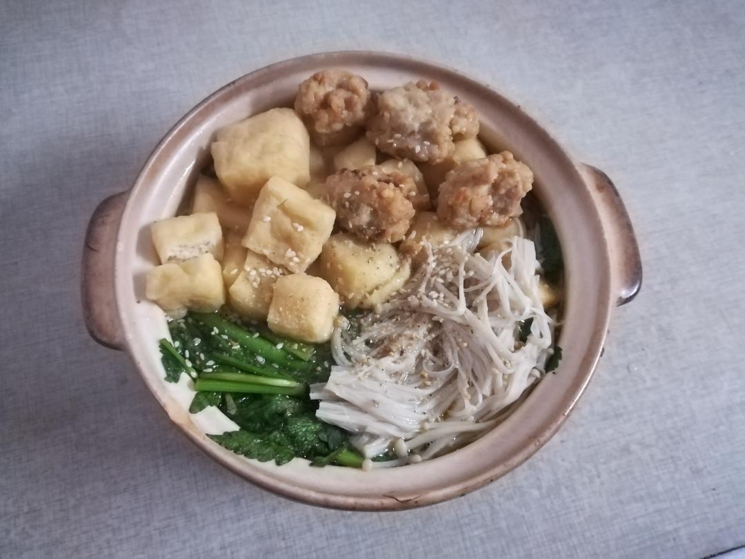 鸡肉丸子锅