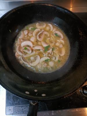 菜籽油炒蘑菇油麦菜就是香的做法 步骤1
