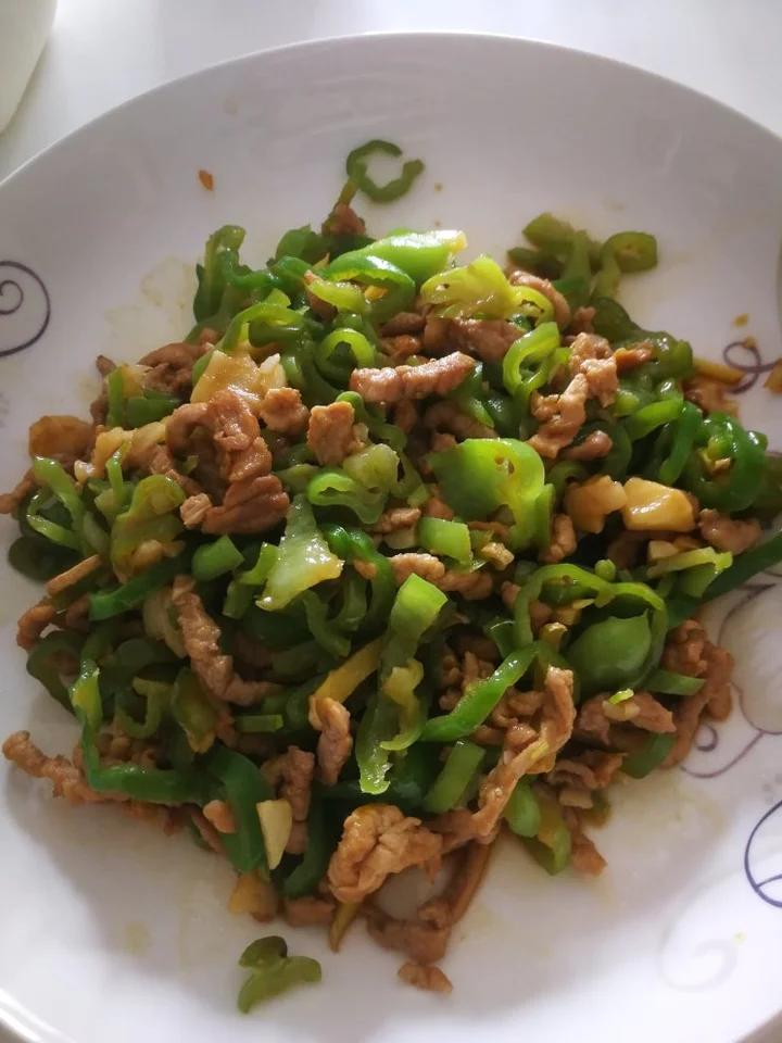 厨师长教你：“青椒肉丝”的正宗做法，色香味俱全