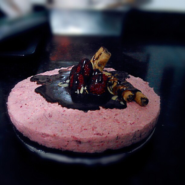 草莓果粒冻芝士蛋糕