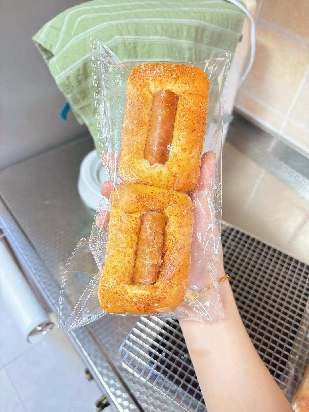 软fufu的经典肉松肠仔包