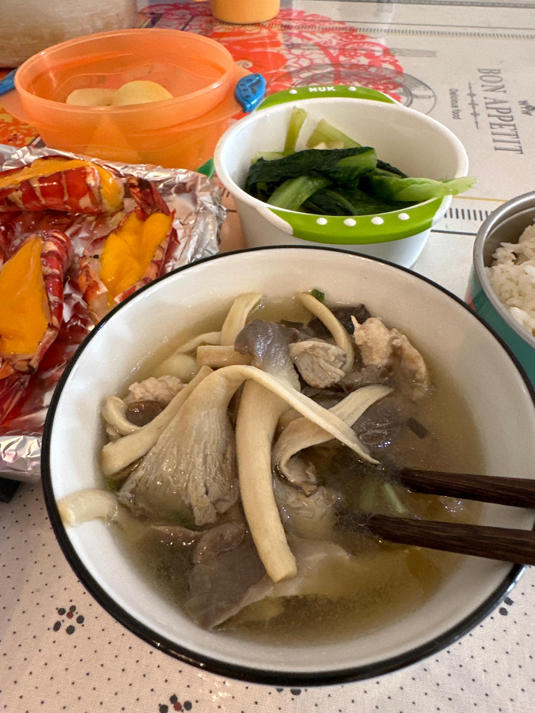 平菇肉片汤