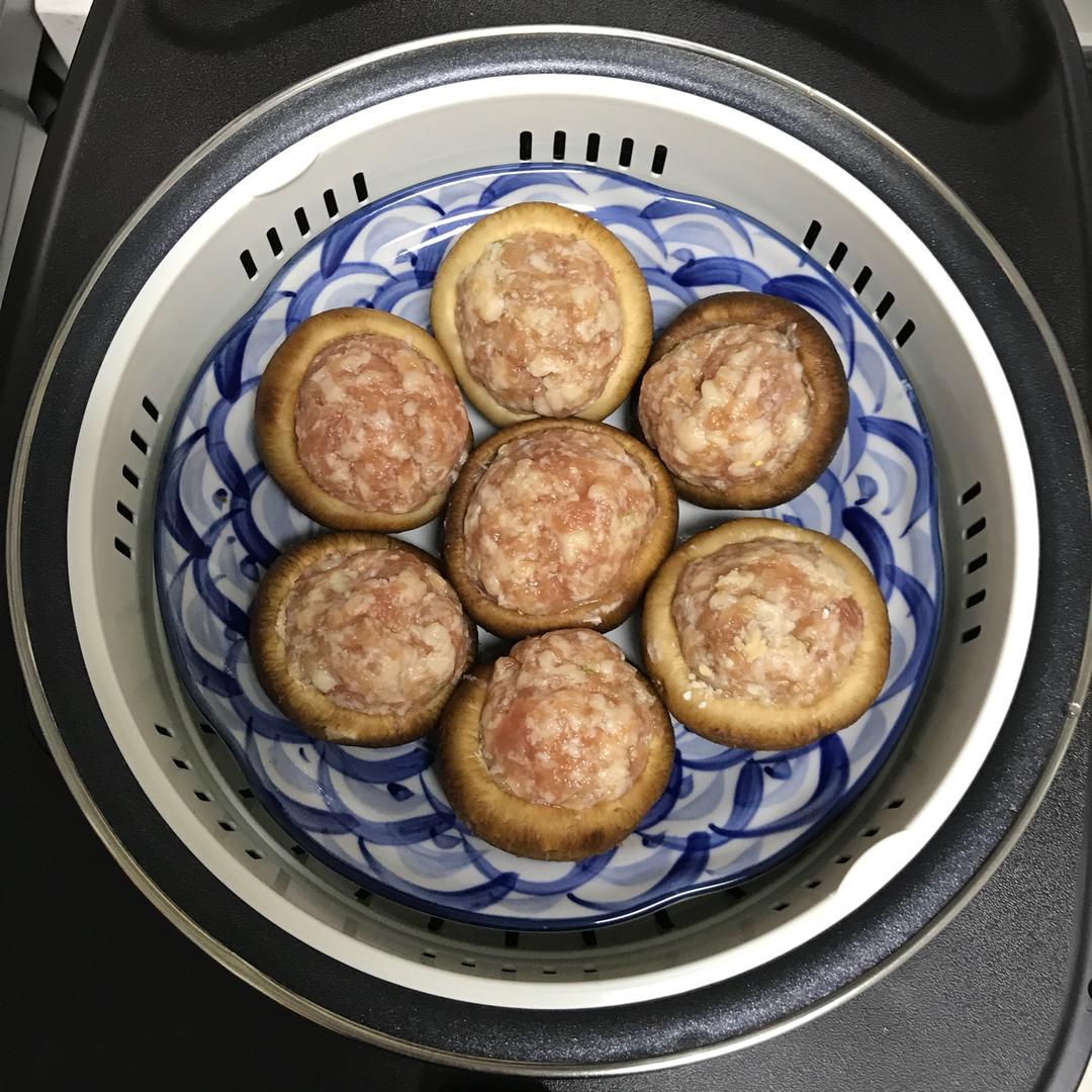 藕丁鲜肉酿香菇