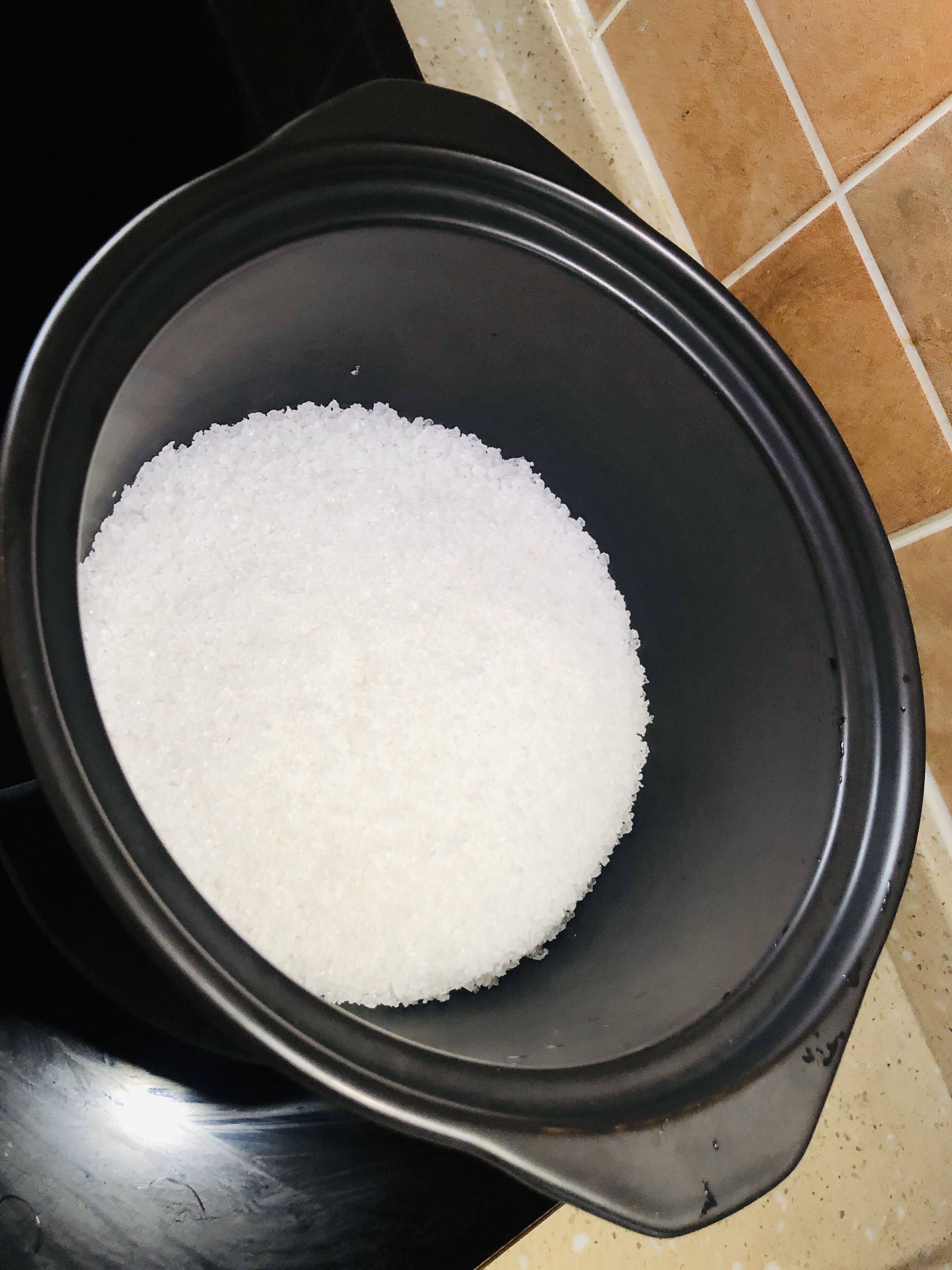 古法盐焗花螺的做法 步骤3