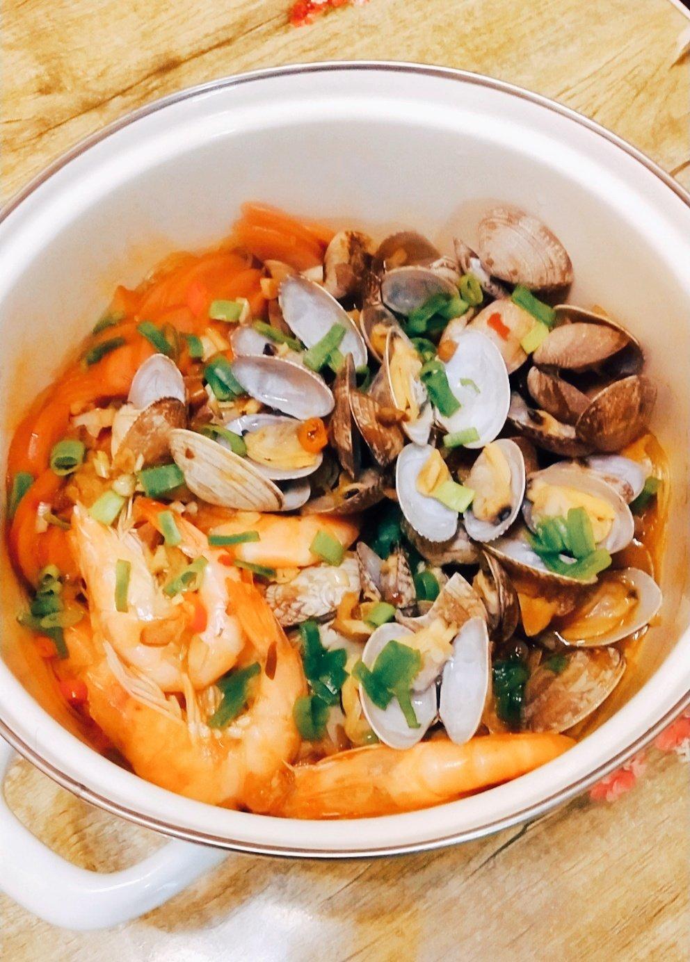 绝啦，秒杀路边摊💥巨好吃的秘汁花甲粉丝煲