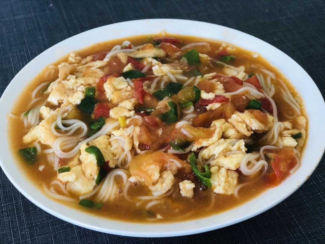 最家常的普通汤面——西红柿鸡蛋龙须面