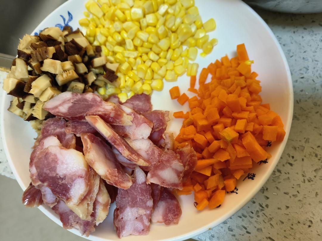 懒人必备～电饭煲腊肠焖饭