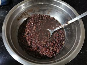 又细又滑的红豆沙的做法 步骤1
