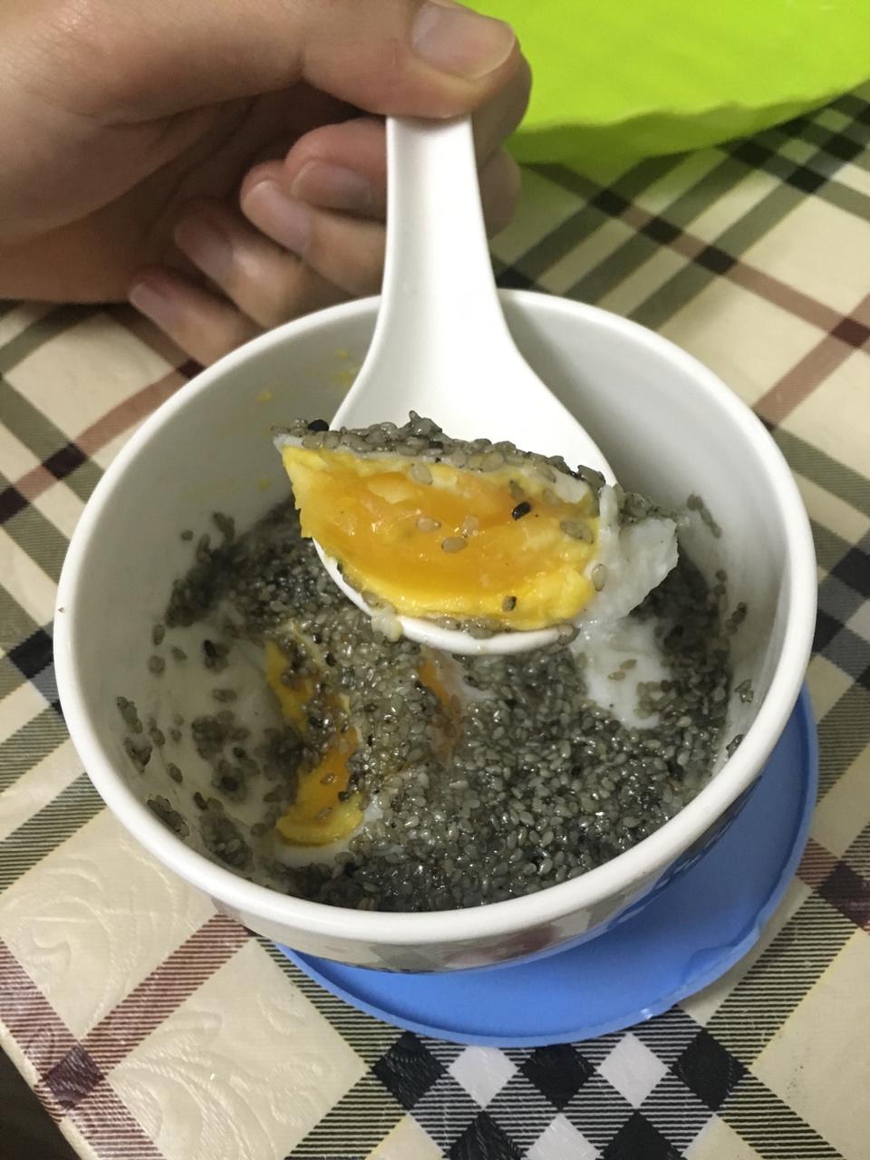 芝麻蒸蛋