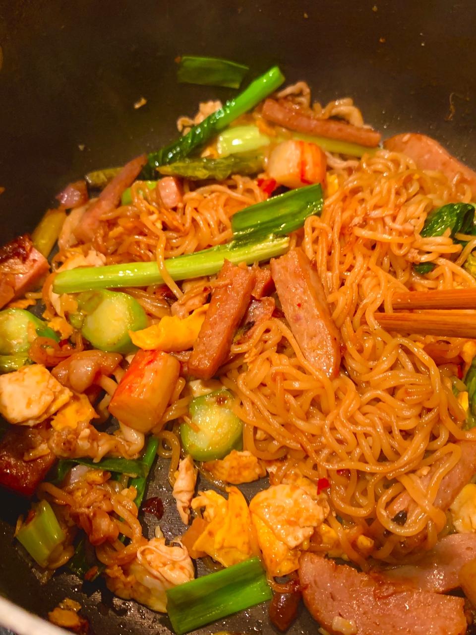 杂菜葱油豪华版营多炒面/捞面的做法