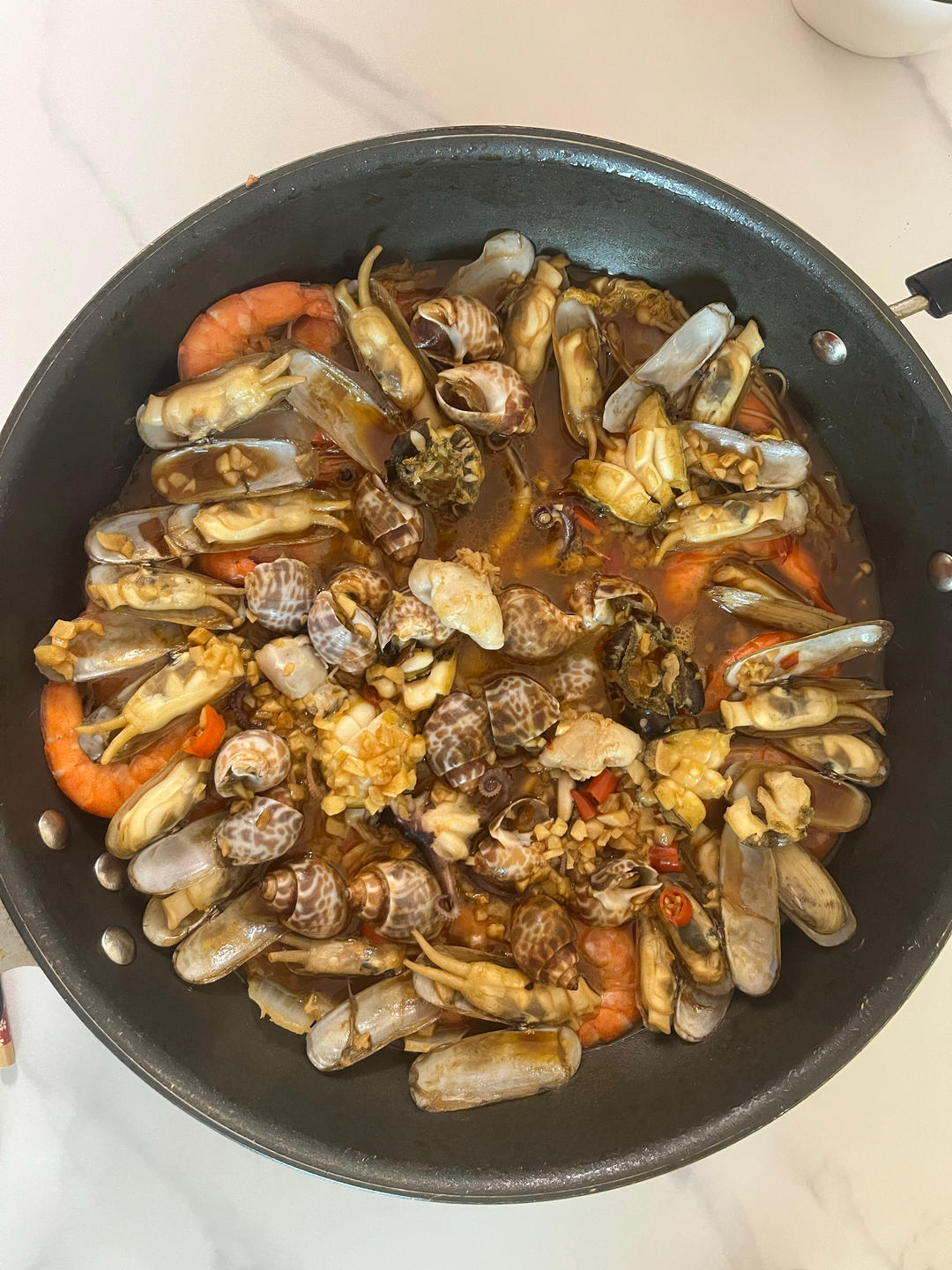 简单💯鲜美多汁❗️蒜蓉粉丝海鲜煲好吃到爆～